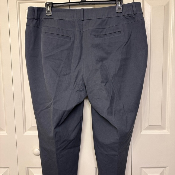 SALE‼️Alfani Gray 20W Ankle Women's Pants - Picture 6 of 9